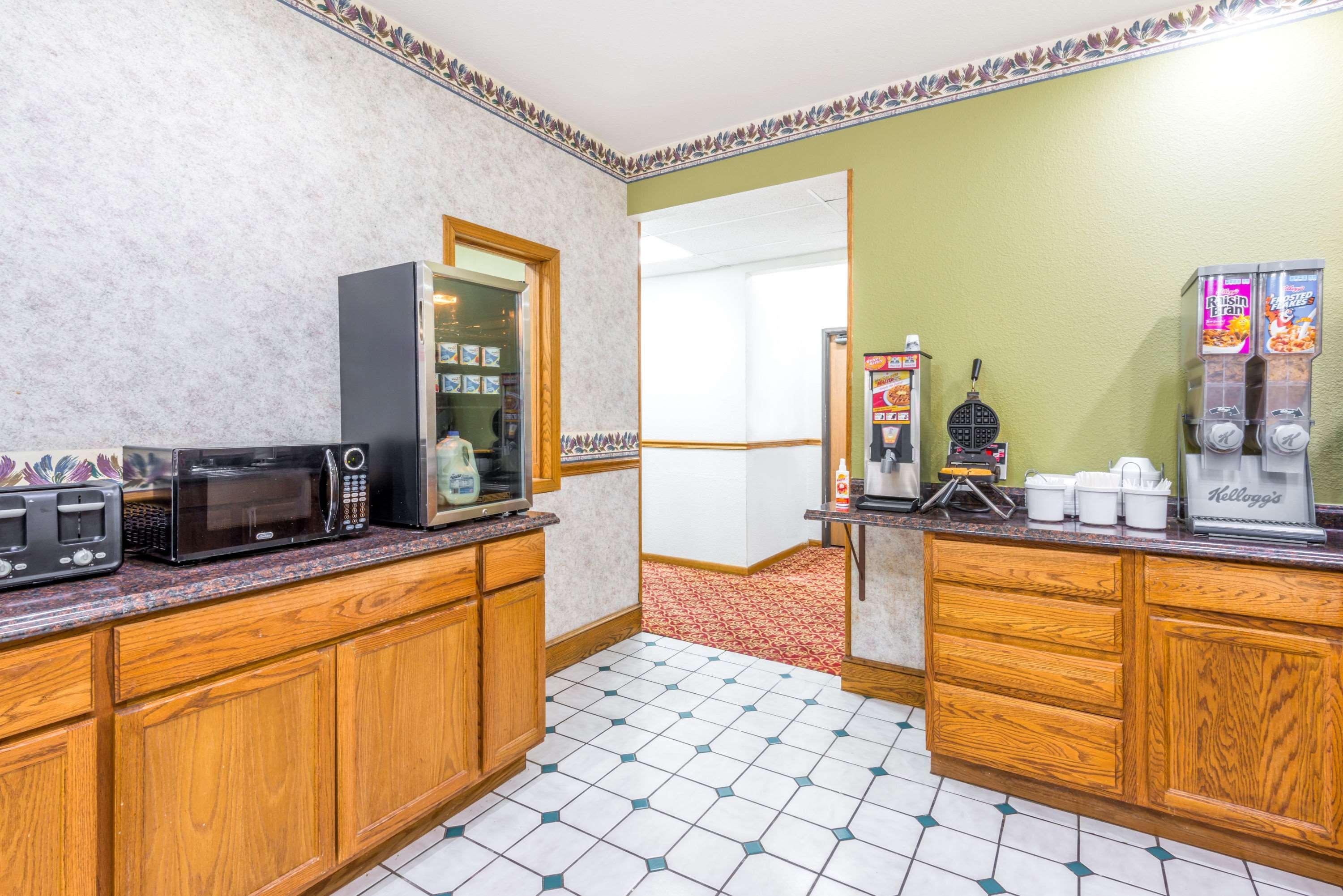 Super 8 By Wyndham Platte City Kansas City Area Esterno foto