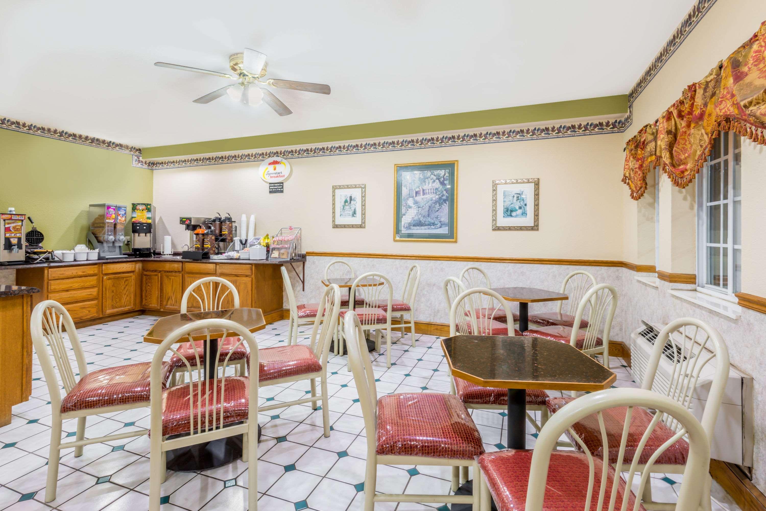 Super 8 By Wyndham Platte City Kansas City Area Esterno foto