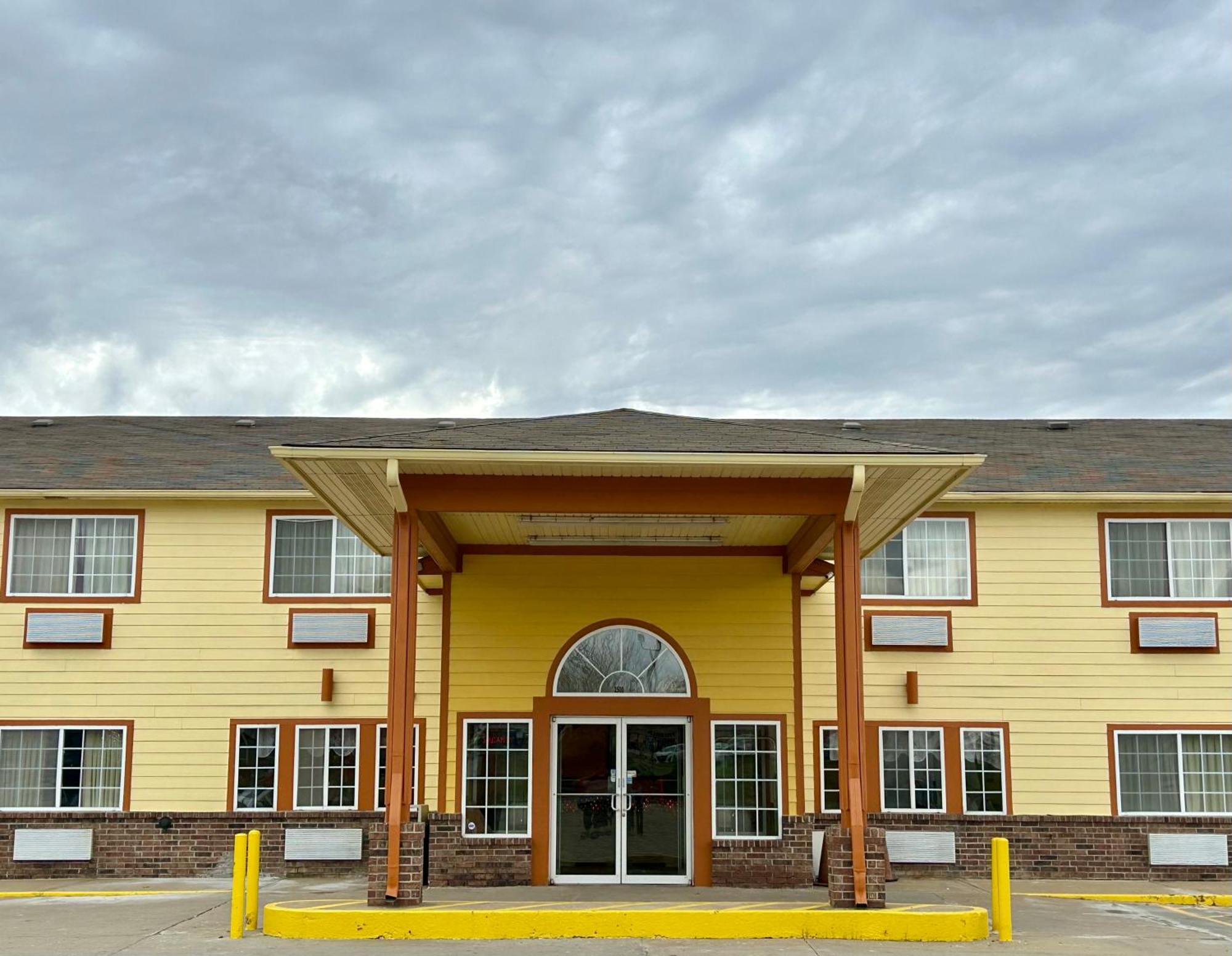 Super 8 By Wyndham Platte City Kansas City Area Esterno foto