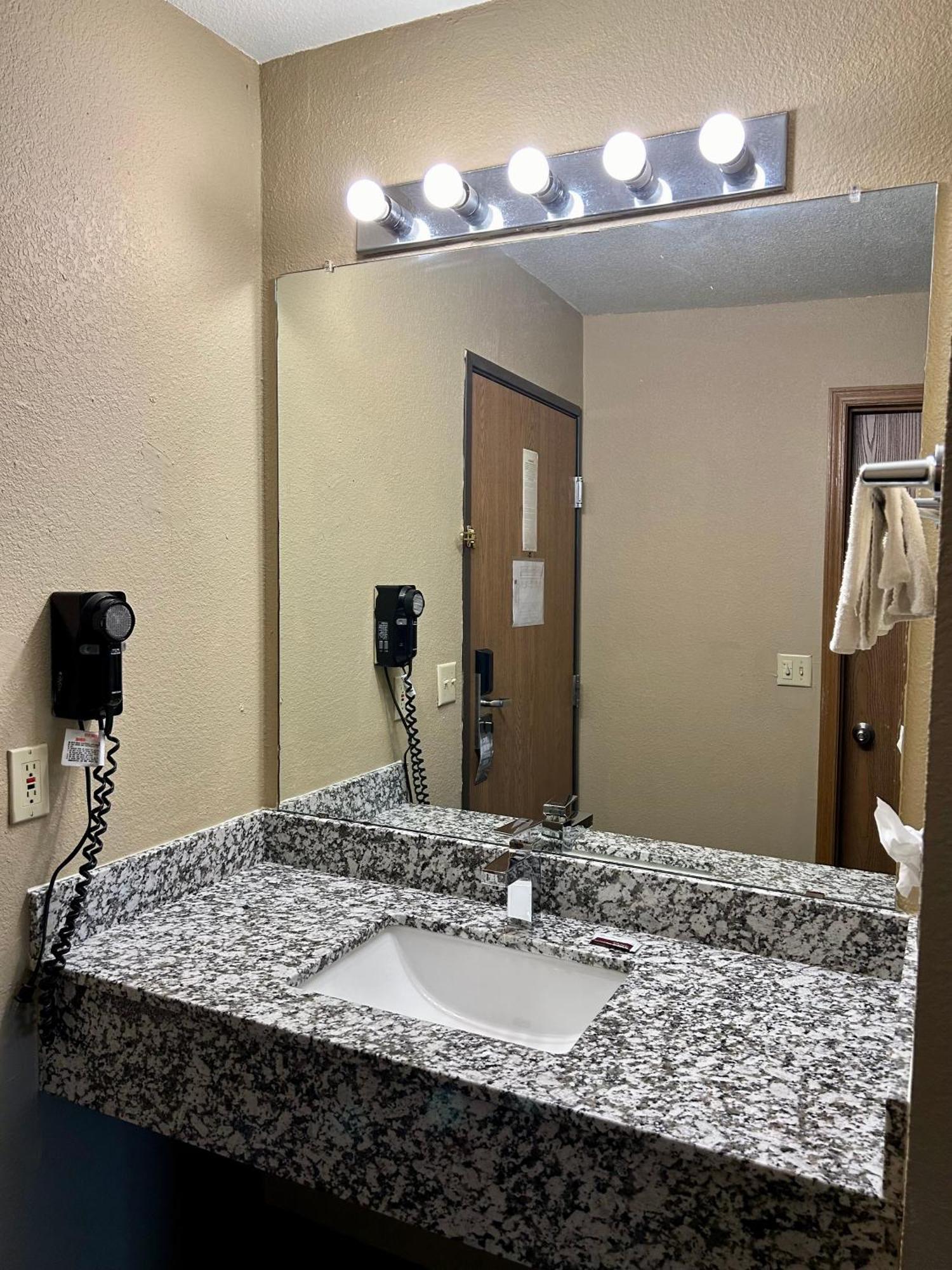 Super 8 By Wyndham Platte City Kansas City Area Esterno foto